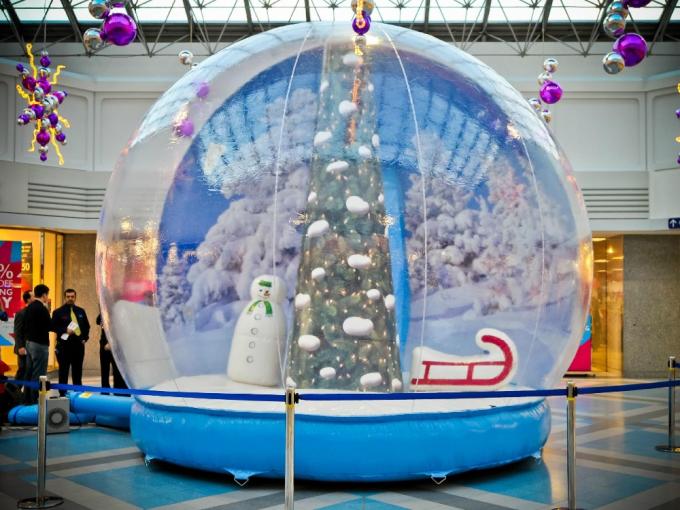 Actions en boules gonflables d'exposition de neige de vente, globe de neige de Noël, boule gonflable d'affichage de Noël pour la décoration
