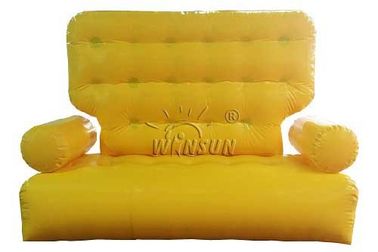 Sofa gonflable de divan de couleur jaune favorable à l&#039;environnement pour des activités en plein air