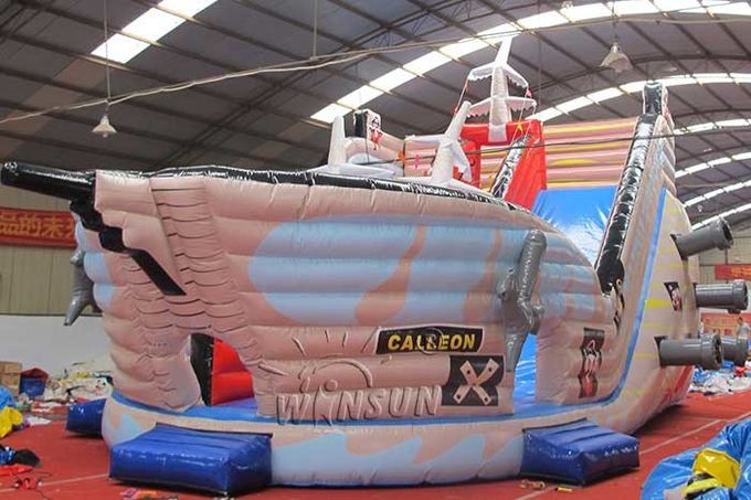 Gonflables énormes de style de bateau de pirate sèchent protecteur UV imperméable de glissière