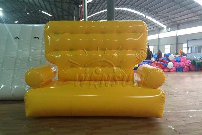 Sofa gonflable de divan de couleur jaune favorable à l'environnement pour des activités en plein air